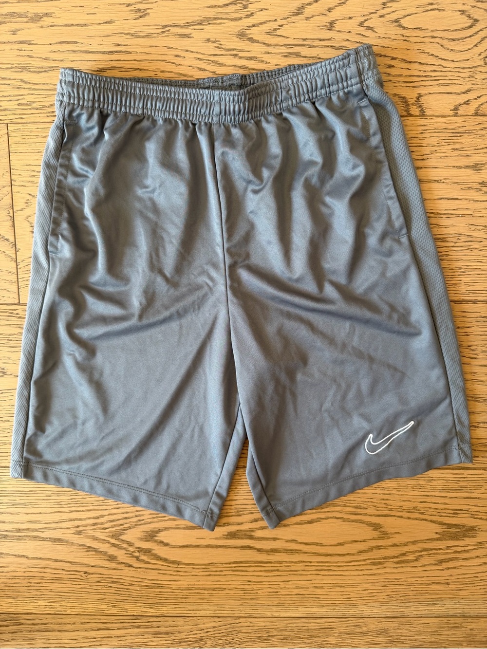 Nike Boys Gray Dri-FIT Athletic Shorts w/ Pockets, Size Big Kids XL
